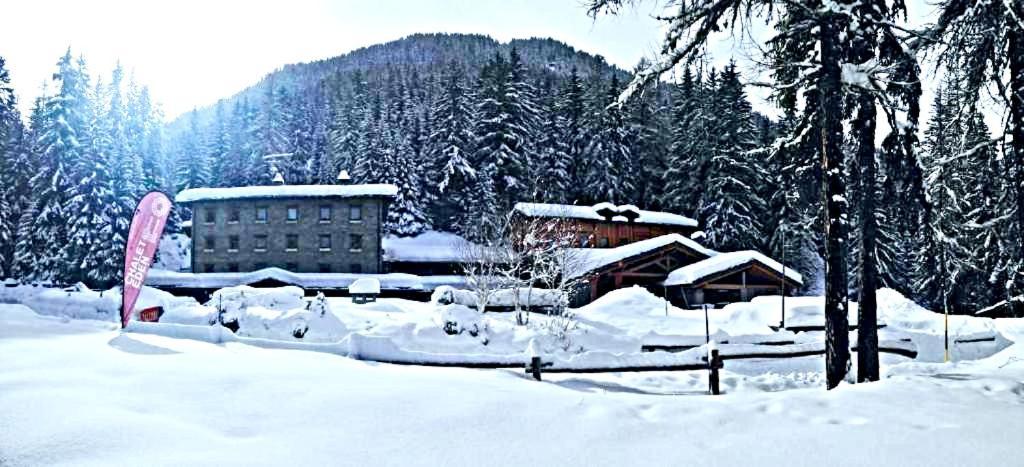 לה טוויל Chalet Eden Eco Hotel, Restaurant & Wellness מראה חיצוני תמונה