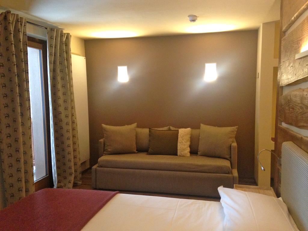 לה טוויל Chalet Eden Eco Hotel, Restaurant & Wellness מראה חיצוני תמונה