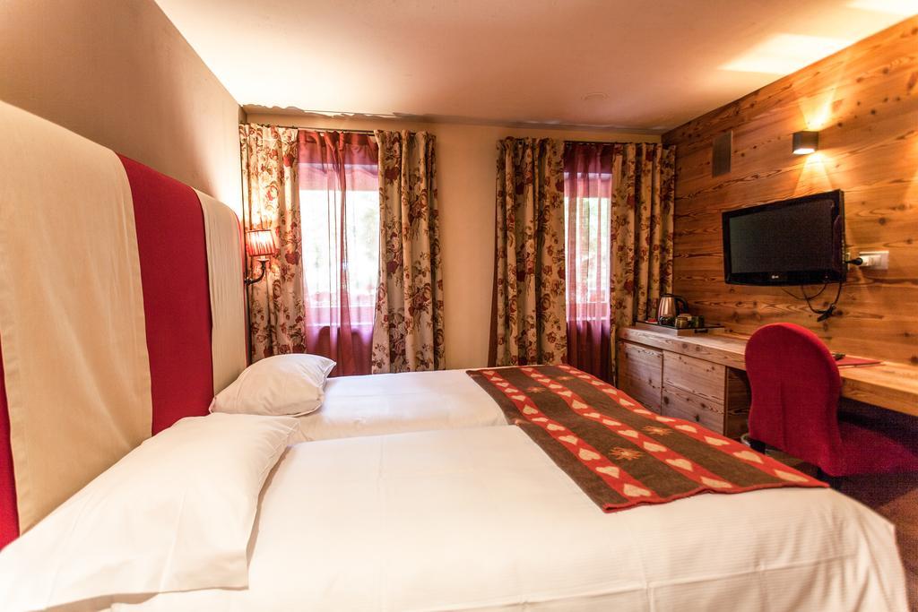לה טוויל Chalet Eden Eco Hotel, Restaurant & Wellness מראה חיצוני תמונה
